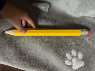 Matitone gigante giallo con gommino