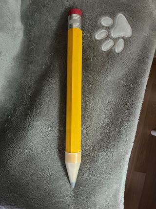 Matitone gigante giallo con gommino