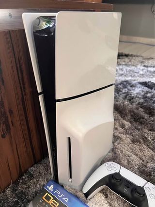 Consola Sony PS5 Slim Blanca y Negra