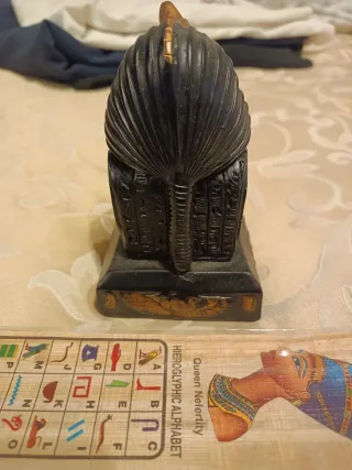 Statuetta egiziana faraone nero e oro