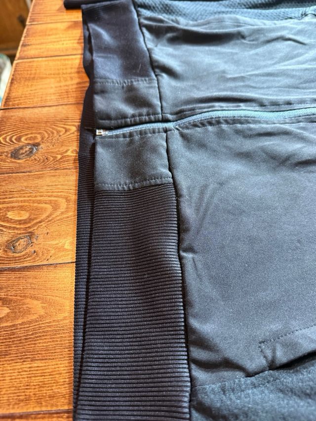 Chaqueta Adidas Negra con Capucha