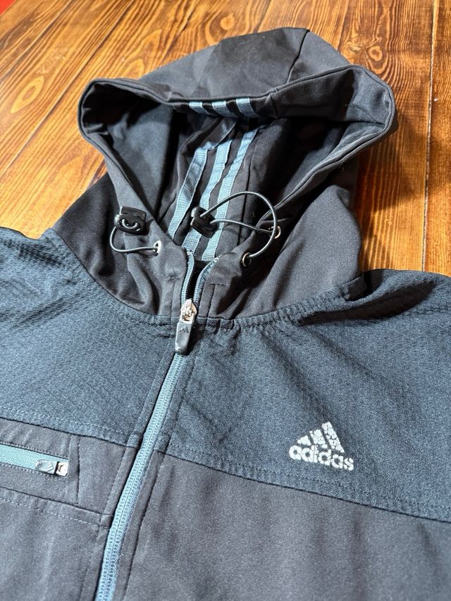 Chaqueta Adidas Negra con Capucha