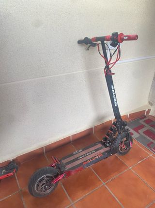 Patín Eléctrico Kukirin M4 Rojo y negro