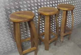 Set di 4 sgabelli in legno artigianali rustici