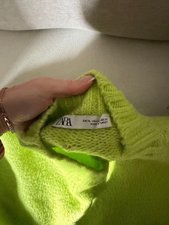 Jersey Zara verde lima desgastado