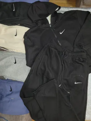 Conjunto Nike Mujer Gris y Beige