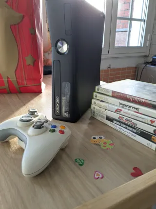 Xbox 360 Slim Negra + 8 Juegos (Añadibles 10 más)