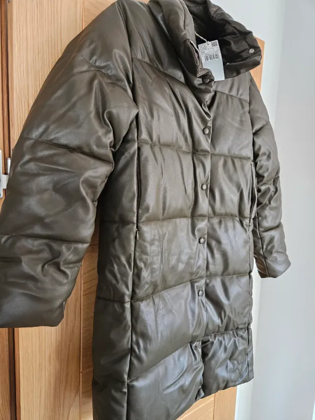 Abrigo acolchado efecto piel Mango marron