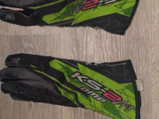 Guantes y collarín OMP Kart