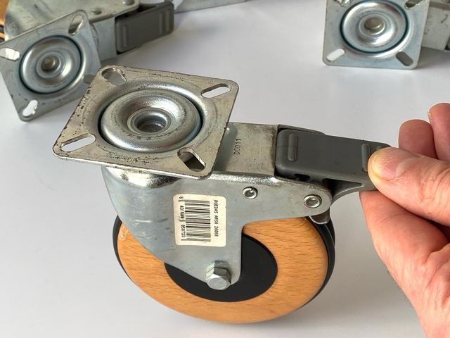 4 Ruote in legno per mobili