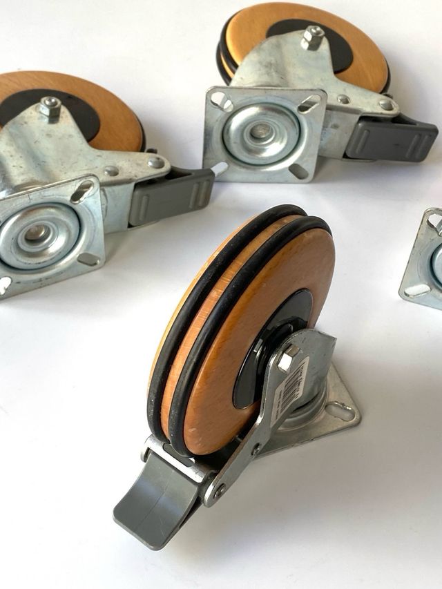 4 Ruote in legno per mobili