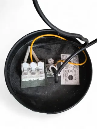 Lampadario moderno metallo nero e oro