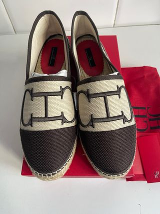 Alpargatas Carolina Herrera Beige y Marrón