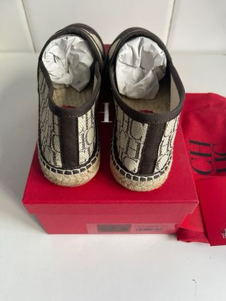 Alpargatas Carolina Herrera Beige y Marrón