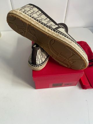 Alpargatas Carolina Herrera Beige y Marrón