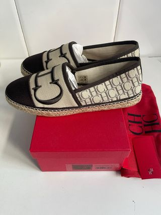 Alpargatas Carolina Herrera Beige y Marrón