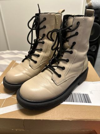 Botas niña beige y negras talla 37 Zara
