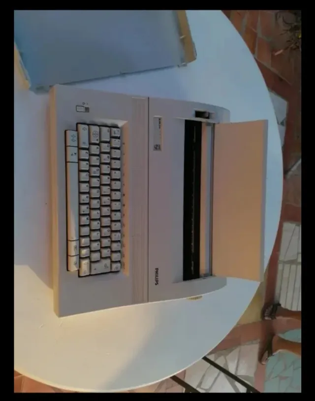 Máquina de escribir eléctrica Philips