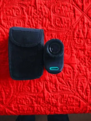 Telémetro Golf con Funda, mide desnivel y vibra.