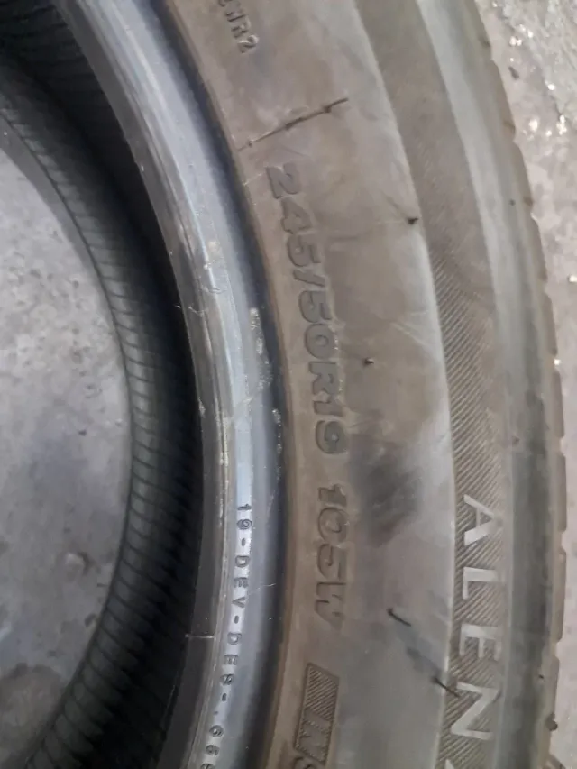 Neumáticos 245/50/19
