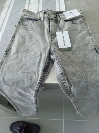 Vaqueros Skinny con etiqueta