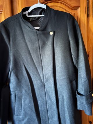Abrigo negro elegante