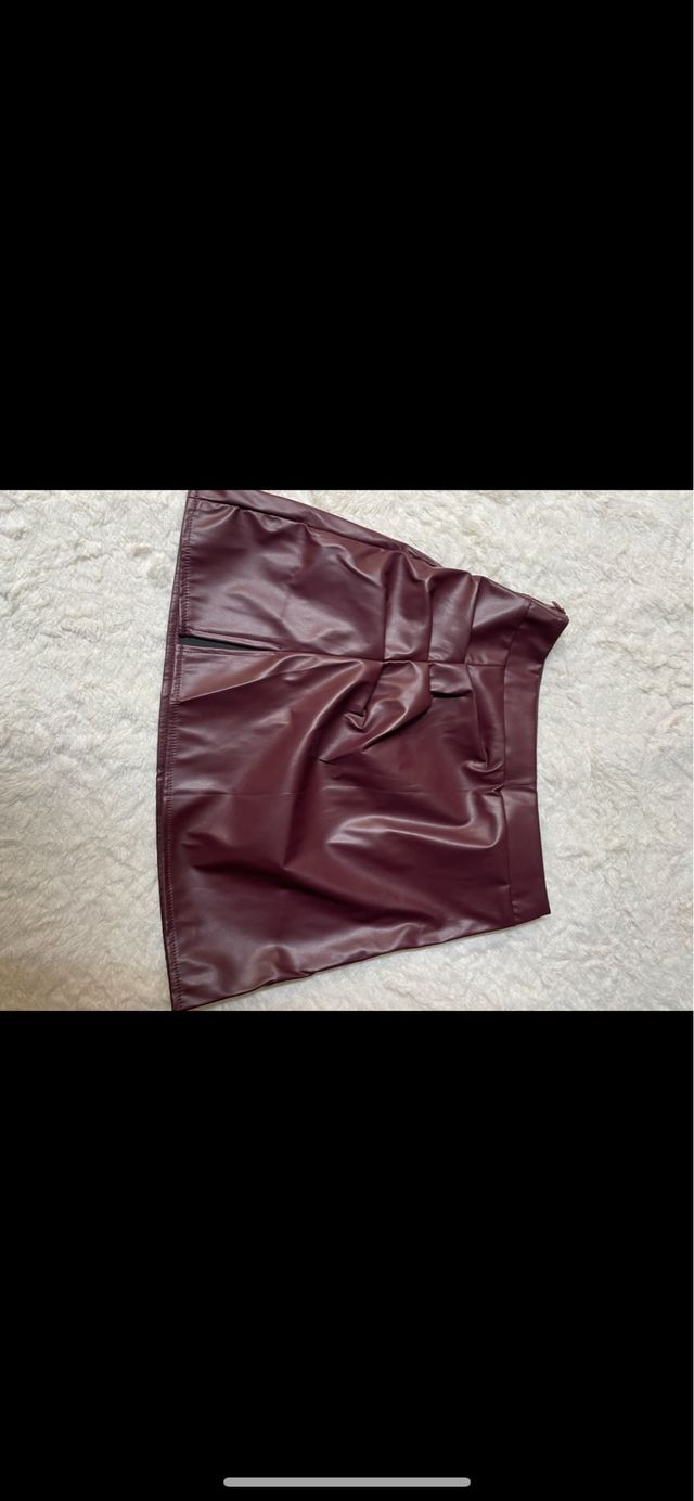 Falda cuero granate cremallera