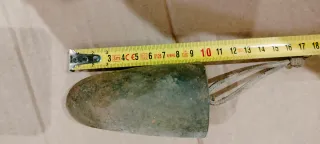 Peso antico in metallo