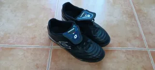 Botas de fútbol Lotto multitaco