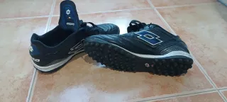 Botas de fútbol Lotto multitaco