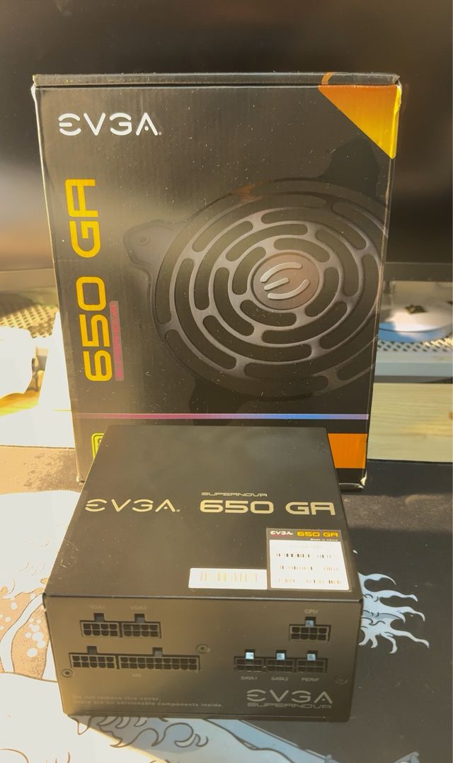 Fuente de Alimentación EVGA 650W 650 GR