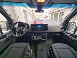 Alquiler con conductor furgoneta Mercedes Sprinter