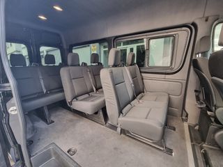 Alquiler con conductor furgoneta Mercedes Sprinter