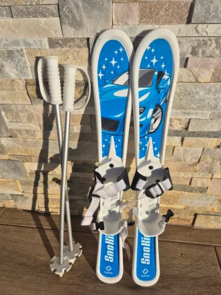 Esquís infantiles niño niña con bastones