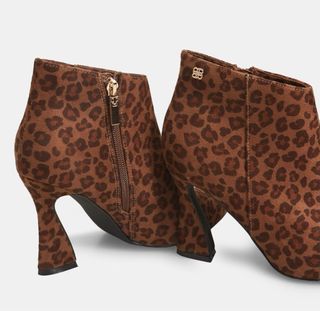 Botines Bata Animal Print Talla 38