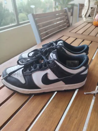 Lotazo Zapatillas Nike Niño Azul y Blanco y negro.