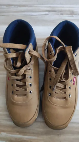 Botines Levi's Mostaza