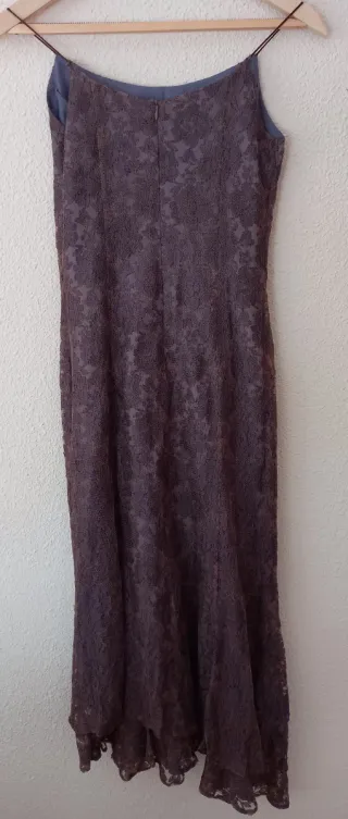 Vestido de fiesta con encajes color malva/granate