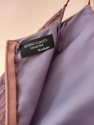 Vestido de fiesta con encajes color malva/granate