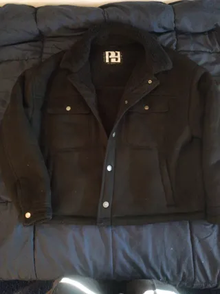 Chaqueta Pull and Bear Negra