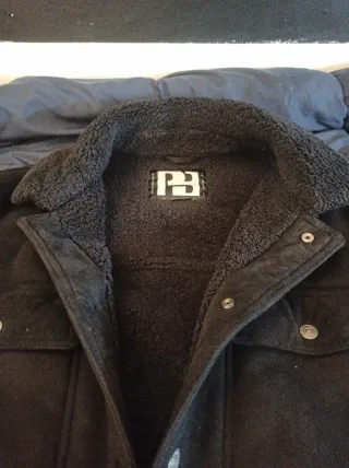 Chaqueta Pull and Bear Negra