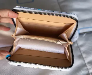 Monedero con diseño de ojos, nuevo.