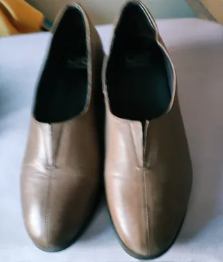 Zapatos de piel para señora