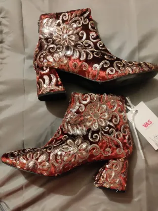 Botines Vas Bordados Dorados y cobrizo