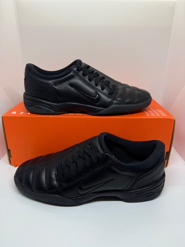WMNS Nike T90 (Total 90 III). talla 38.5 Black