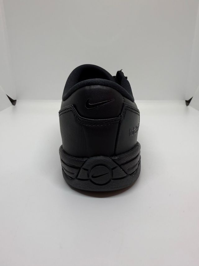 WMNS Nike T90 (Total 90 III). talla 38.5 Black