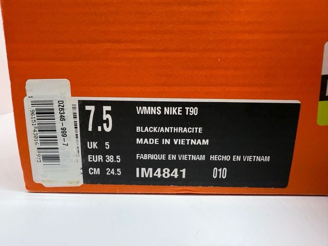 WMNS Nike T90 (Total 90 III). talla 38.5 Black