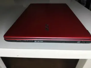 Acer Aspire E5-521 Rojo