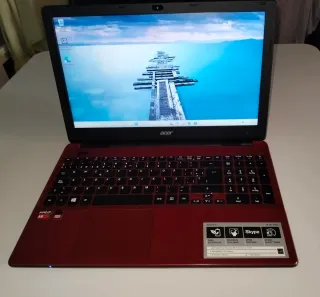 Acer Aspire E5-521 Rojo