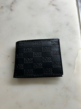 Cartera negra. Polipiel.